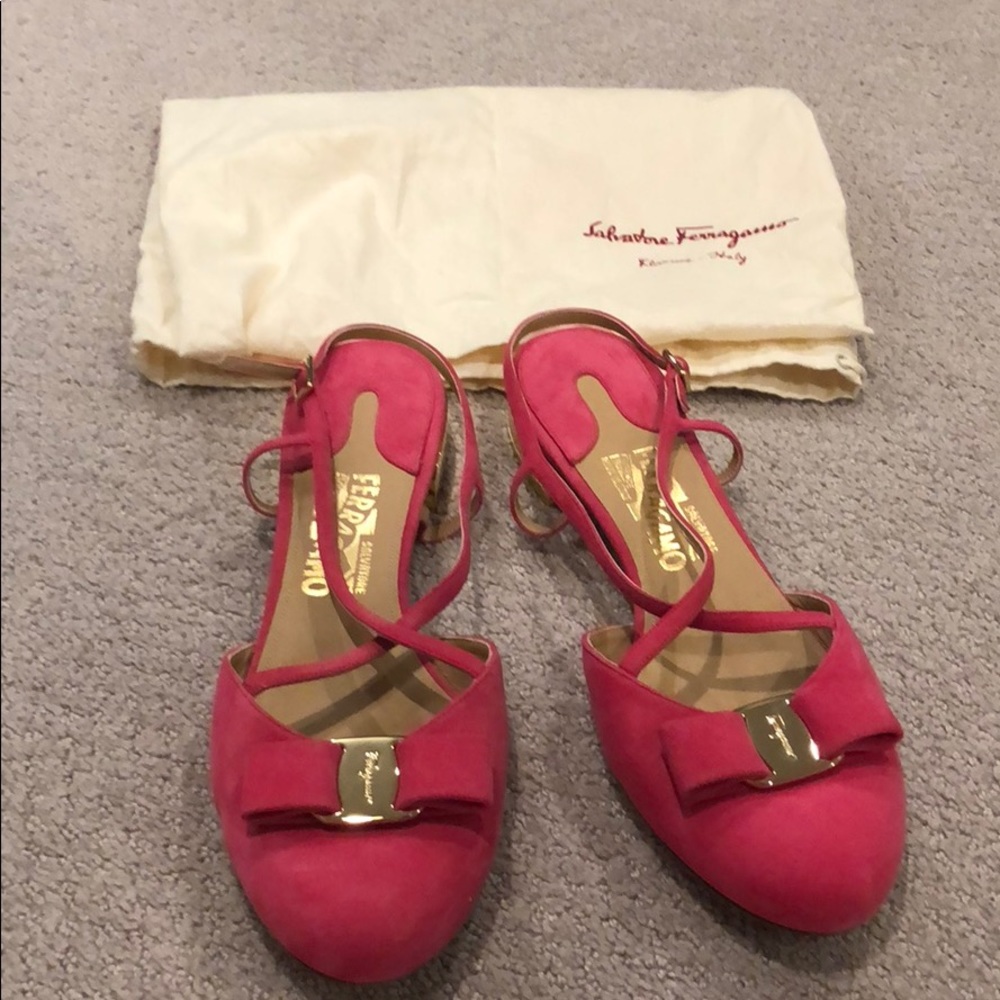 new Authentic Ferragamo pink low heel sandal